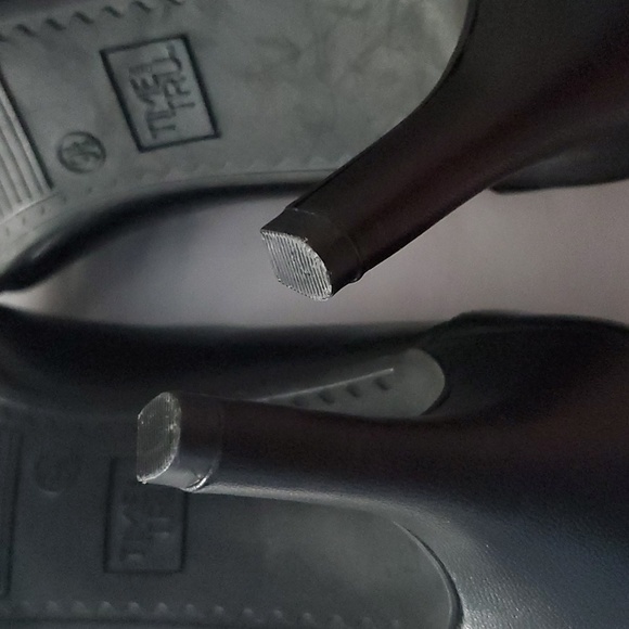 : Size 9 1/2 Time and Tru black Classic ladies  pumps heels - Picture 8 of 11